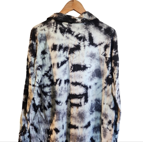 Missguided shirt dress with button front in tie dye white blackish purple - Picture 12 of 13